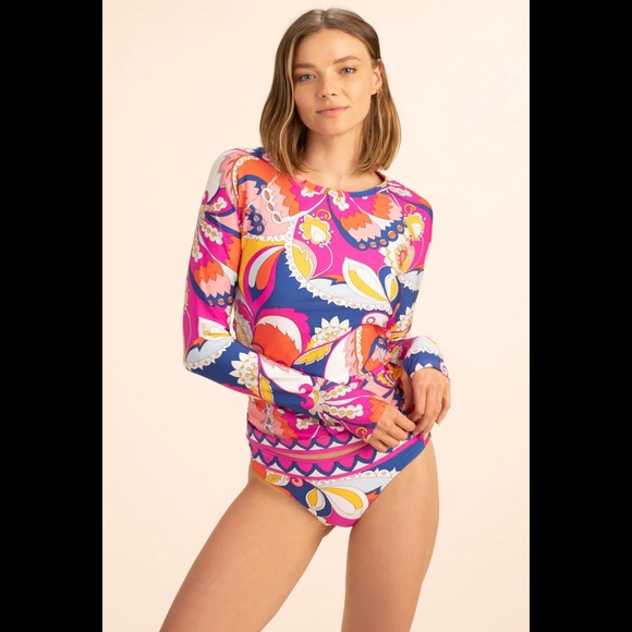TRINA TURK | SEVILLA LONG SLEEVE SWIM TEE RASHGUARD - Picture 3 of 12